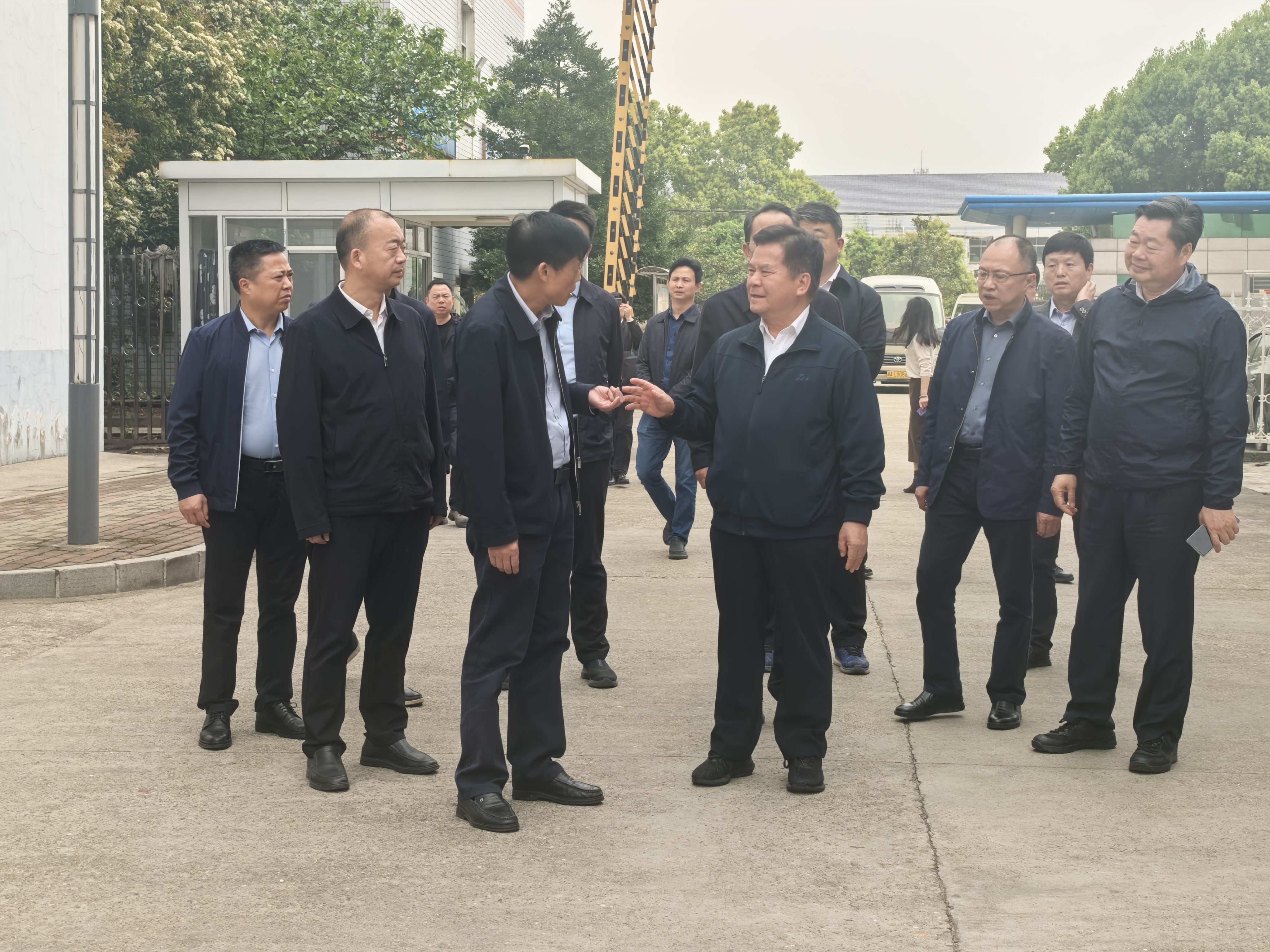 全國人大常委會赴益陽茶廠考察調(diào)研黑茶產(chǎn)業(yè)賦能城鄉(xiāng)融合發(fā)展工作